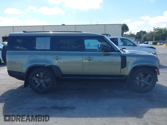 2024 Land Rover Defender X-Dynamic SE с VIN SALE2FEU8R2320398, выставлен на аукционе IAAI как лот 41513491 с пробегом 9 082 миль миль и . История ставок и продаж доступна на DreamBid. Изображение 13.