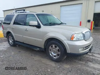 2006 Lincoln Navigator Luxury z VIN 5LMFU28526LJ13149, wystawiony jako IAAI lot #42546722 z przebiegiem 207 895 mil mil oraz . Historia ofert i sprzedaży dostępna na DreamBid. Obrazek 1.