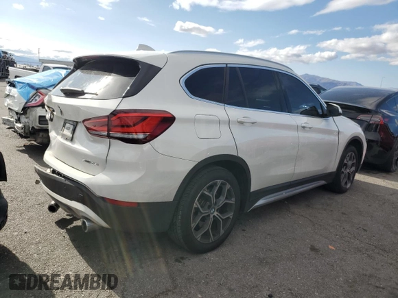 2021 BMW X1 sDrive28i z VIN WBXJG7C01M5T72642, wystawiony jako Copart lot #49304325 z przebiegiem 39 124 mil mil oraz Szkoda całkowita • Salvage title. Historia ofert i sprzedaży dostępna na DreamBid. Obrazek 3.