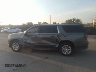 2023 Chevrolet Suburban Premier z VIN 1GNSKFKD8PR305863, wystawiony jako IAAI lot #37536455 z przebiegiem 13 765 mil mil oraz . Historia ofert i sprzedaży dostępna na DreamBid. Obrazek 14.