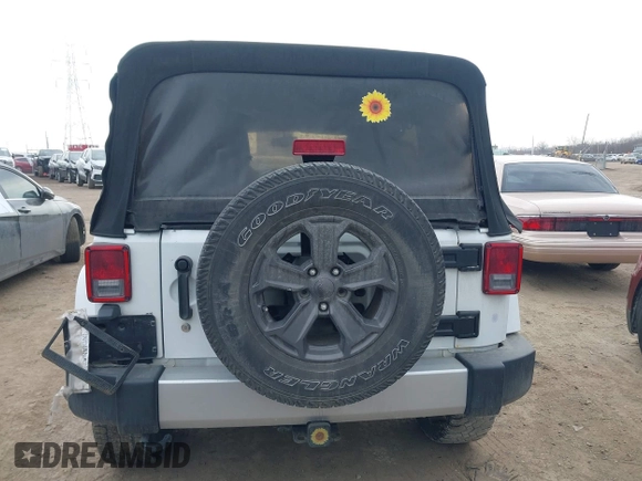 2014 Jeep Wrangler Unlimited Sahara with VIN 1C4BJWEGXEL326585, listed as a IAAI auction lot 41712047 with 155,973 mi miles. Bid and sale history available at carsss.com. Image 16.