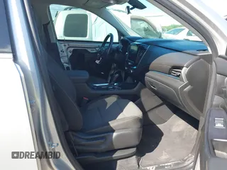 2020 Chevrolet Traverse LT Cloth z VIN 1GNERGKW3LJ177069, wystawiony jako IAAI lot #42080588 z przebiegiem 91 630 mil mil oraz . Historia ofert i sprzedaży dostępna na DreamBid. Obrazek 5.