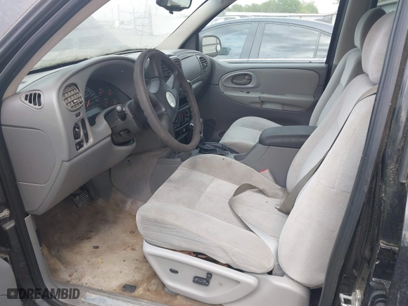 2008 Chevrolet TrailBlazer LT w/1LT with VIN 1GNDS13S182183057, listed as a IAAI auction lot 39189791 with 166,777 mi miles. Bid and sale history available at carsss.com. Image 5.
