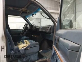 1994 Chevrolet Astro Cargo z VIN 1GBDM19Z0RB167297, wystawiony jako IAAI lot #42305621 z przebiegiem 154 683 mil mil oraz . Historia ofert i sprzedaży dostępna na DreamBid. Obrazek 5.