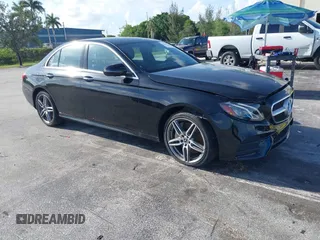 2019 Mercedes-Benz E 450 z VIN WDDZF6JB0KA505693, wystawiony jako IAAI lot #42539128 z przebiegiem 22 561 mil mil oraz . Historia ofert i sprzedaży dostępna na DreamBid. Obrazek 1.