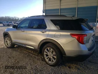 2024 Ford Explorer XLT with VIN 1FMSK7DH9RGA53632, listed as a Copart auction lot 45602795 with 3,363 mi miles and Salvage Title. Bid and sale history available at carsss.com. Image 2.
