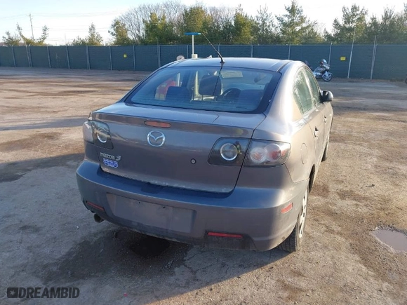 2007 Mazda Mazda3 i Sport with VIN JM1BK12F771765771, listed as a IAAI auction lot 41208925 with 139,306 mi miles. Bid and sale history available at carsss.com. Image 4.