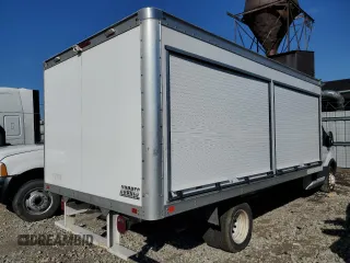 2019 Ford Transit with VIN 1FDRS9ZM8KKB46743, listed as a Copart auction lot 47458835 with 287,798 mi miles and Clean Title. Bid and sale history available at DreamBid. Image 3.