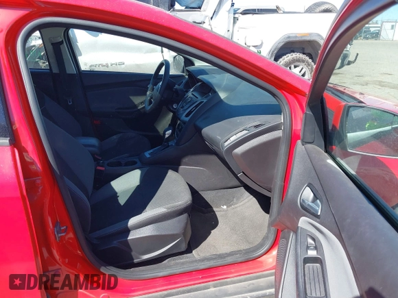 2014 Ford Focus SE with VIN 1FADP3K28EL265726, listed as a IAAI auction lot 41761931 with 86,740 mi miles. Bid and sale history available at carsss.com. Image 5.
