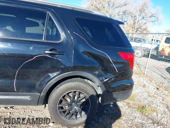 2018 Ford Explorer XLT with VIN 1FM5K8DH2JGB60688, listed as a IAAI auction lot 40850681 with 182,296 mi miles and . Bid and sale history available at DreamBid. Image 17.
