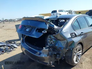 2015 BMW 3 Series 328i с VIN WBA3C1C52FP852509, выставлен на аукционе IAAI как лот 42164622 с пробегом Не указан миль и . История ставок и продаж доступна на DreamBid. Изображение 6.
