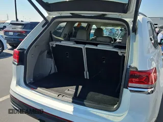 2023 Volkswagen Atlas SE с VIN 1V2HR2CA7PC526108, выставлен на аукционе IAAI как лот 42844449 с пробегом 38 696 миль миль и . История ставок и продаж доступна на DreamBid. Изображение 14.