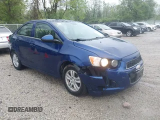 2014 Chevrolet Sonic LT z VIN 1G1JC5SH3E4212735, wystawiony jako IAAI lot #42199750 z przebiegiem 131 524 mil mil oraz . Historia ofert i sprzedaży dostępna na DreamBid. Obrazek 1.