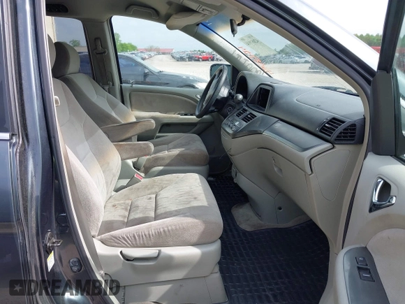 2006 Honda Odyssey EX with VIN 5FNRL384X6B401671, listed as a IAAI auction lot 42081914 with 229,219 mi miles. Bid and sale history available at carsss.com. Image 5.