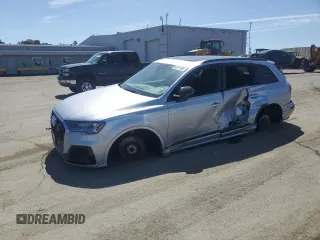 2021 Audi SQ7 Premium Plus z VIN WA1AWBF77MD011184, wystawiony jako Copart lot #52017985 z przebiegiem 43 293 mil mil oraz Szkoda całkowita • Salvage title. Historia ofert i sprzedaży dostępna na DreamBid. Obrazek 1.