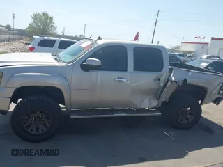 2008 GMC Sierra Denali z VIN 2GTEK638481176683, wystawiony jako IAAI lot #42003540 z przebiegiem 168 367 mil mil oraz . Historia ofert i sprzedaży dostępna na DreamBid. Obrazek 14.