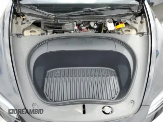 2024 Tesla Model 3 z VIN 5YJ3E1EA6RF739698, wystawiony jako Copart lot #53578755 z przebiegiem 10 847 mil mil oraz Szkody całkowita. Historia ofert i sprzedaży dostępna na DreamBid. Obrazek 11.