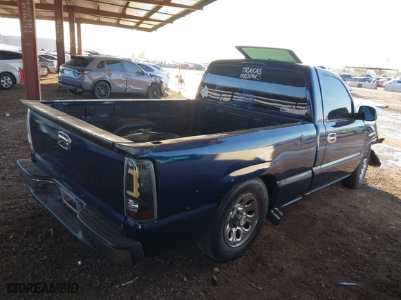 2000 Chevrolet Silverado 1500 with VIN 1GCEC14WXYZ170472, listed as a IAAI auction lot 40407202 with 210,513 mi miles. Bid and sale history available at carsss.com. Image 4.