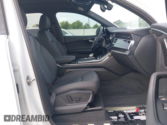 2025 Audi Q7 Premium with VIN WA1ACBF75SD019631, listed as a IAAI auction lot 42309555 with 7,435 mi miles and . Bid and sale history available at DreamBid. Image 5.
