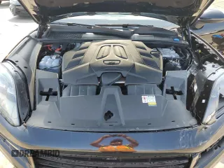 2024 Porsche Cayenne z VIN WP1AA2AY2RDA03634, wystawiony jako Copart lot #60294835 z przebiegiem 5 913 mil mil oraz Szkoda całkowita • Salvage title. Historia ofert i sprzedaży dostępna na DreamBid. Obrazek 12.