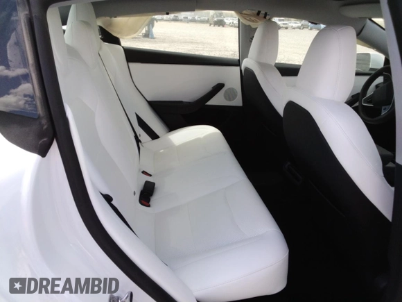 2025 Tesla Model 3 Long Range z VIN 5YJ3E1EBXSF968724, wystawiony jako Copart lot #53128525 z przebiegiem 1 127 mil mil oraz Szkoda całkowita • Salvage title. Historia ofert i sprzedaży dostępna na DreamBid. Obrazek 10.