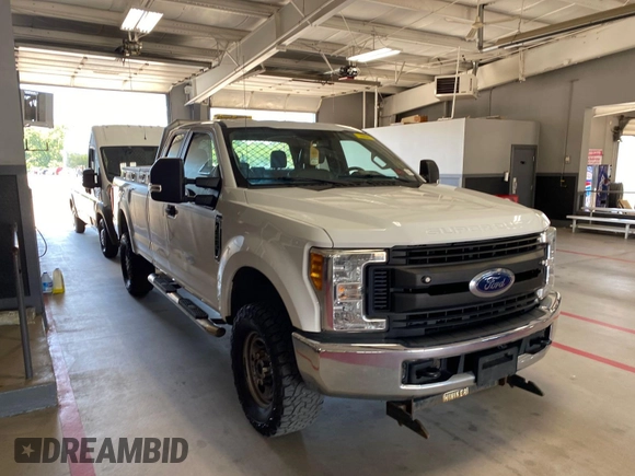 2017 Ford F-250 XLT с VIN 1FT7X2B63HEC89574, выставлен на аукционе IAAI как лот 42843471 с пробегом 184 451 миль миль и . История ставок и продаж доступна на DreamBid. Изображение 13.