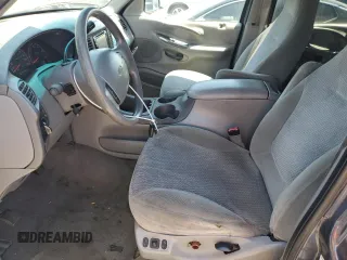 1998 Ford Expedition z VIN 1FMRU18W8WLB66053, wystawiony jako Copart lot #57496725 z przebiegiem 214 030 mil mil oraz Szkoda całkowita • Salvage title. Historia ofert i sprzedaży dostępna na DreamBid. Obrazek 7.