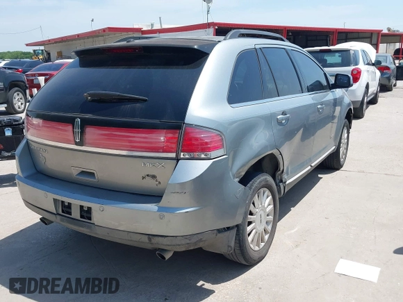 2007 Lincoln MKX with VIN 2LMDU68C87BJ28759, listed as a IAAI auction lot 42028755 with 177,405 mi miles. Bid and sale history available at carsss.com. Image 4.