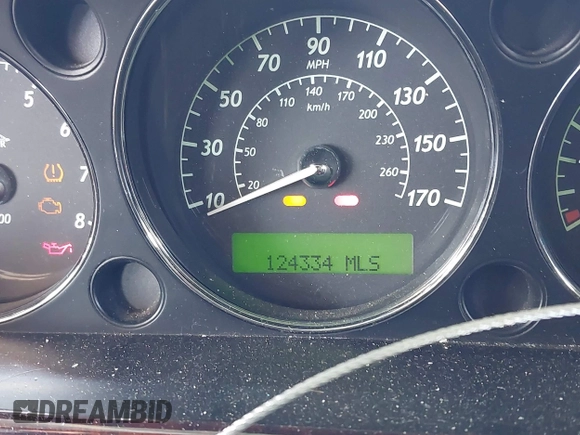 2008 Jaguar XJ with VIN SAJWA79B48SH22788, listed as a IAAI auction lot 41530902 with 124,334 mi miles. Bid and sale history available at carsss.com. Image 15.