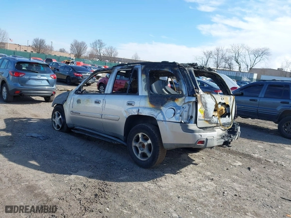 2004 Chevrolet TrailBlazer LS with VIN 1GNDT13S642298633, listed as a IAAI auction lot 41599765 with 240,000 mi miles. Bid and sale history available at carsss.com. Image 3.