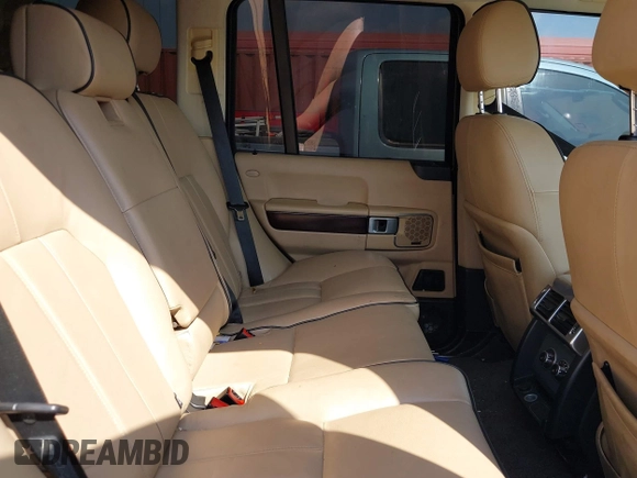 2007 Land Rover Range Rover HSE z VIN SALME15417A243558, wystawiony jako IAAI lot #42074890 z przebiegiem 122 176 mil mil oraz . Historia ofert i sprzedaży dostępna na DreamBid. Obrazek 8.