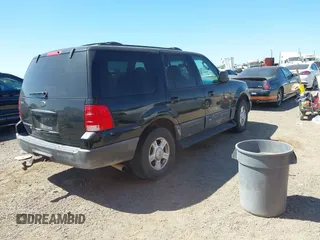 2004 Ford Expedition Special Service with VIN 1FMRU15W84LA19782, listed as a IAAI auction lot 41729791 with 256,992 mi miles. Bid and sale history available at carsss.com. Image 4.