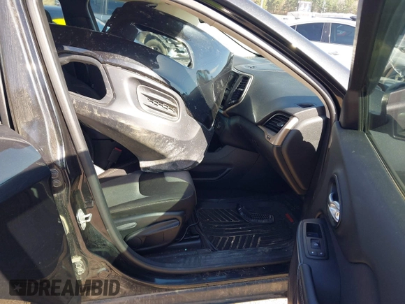 2016 Jeep Cherokee Sport with VIN 1C4PJLAB3GW274135, listed as a IAAI auction lot 40210694 with 141,989 mi miles and . Bid and sale history available at DreamBid. Image 5.