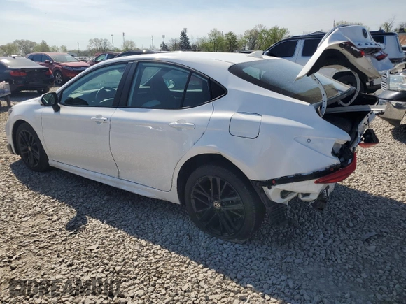 2025 Toyota Camry LE z VIN 4T1DAACK1SU046428, wystawiony jako Copart lot #53729635 z przebiegiem Nie podano mil oraz Szkoda całkowita • Salvage title. Historia ofert i sprzedaży dostępna na DreamBid. Obrazek 2.