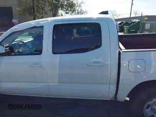 2021 Toyota Tacoma SR z VIN 3TMCZ5AN5MM417384, wystawiony jako IAAI lot #41617168 z przebiegiem 55 969 mil mil oraz . Historia ofert i sprzedaży dostępna na DreamBid. Obrazek 15.