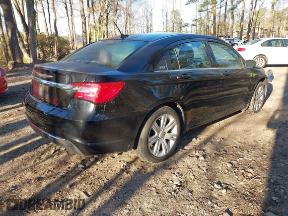 2013 Chrysler 200 LX with VIN 1C3CCBAB9DN762448, listed as a IAAI auction lot 41889859 with 130,375 mi miles. Bid and sale history available at carsss.com. Image 4.