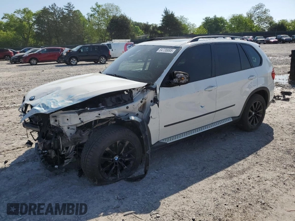 2011 BMW X5 35d с VIN 5UXZW0C58BL369718, выставлен на аукционе Copart как лот 54735695 с пробегом 199 303 миль миль и Списание • Salvage title. История ставок и продаж доступна на DreamBid. Изображение 1.