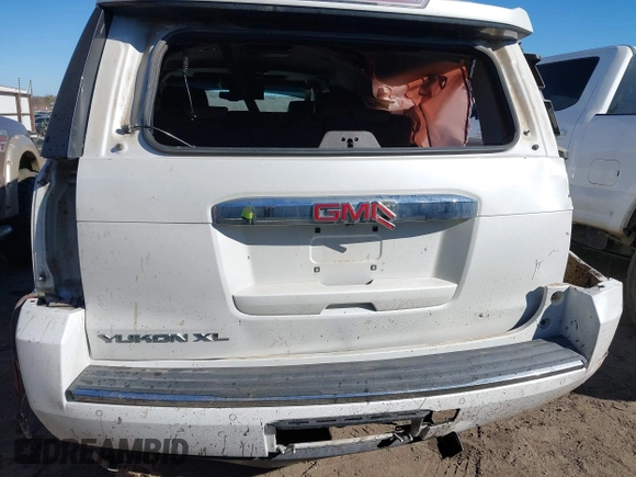 2016 GMC Yukon XL Denali with VIN 1GKS1HKJ7GR280505, listed as a IAAI auction lot 41694888 with 218,621 mi miles. Bid and sale history available at carsss.com. Image 17.