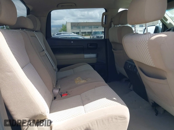 2008 Toyota Tundra z VIN 5TFEV54128X049128, wystawiony jako IAAI lot #42249292 z przebiegiem 313 233 mil mil oraz . Historia ofert i sprzedaży dostępna na DreamBid. Obrazek 8.