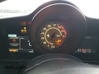2017 Ferrari 488 z VIN ZFF80AMA6H0228173, wystawiony jako Copart lot #77401204 z przebiegiem 16 556 mil mil oraz Tytuł czysty. Historia ofert i sprzedaży dostępna na DreamBid. Obrazek 9.