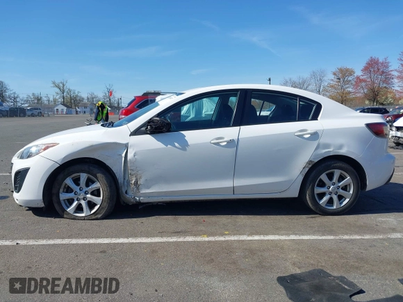 2011 Mazda Mazda3 i Touring with VIN JM1BL1VG0B1359034, listed as a IAAI auction lot 42069897 with 81,068 mi miles. Bid and sale history available at carsss.com. Image 14.