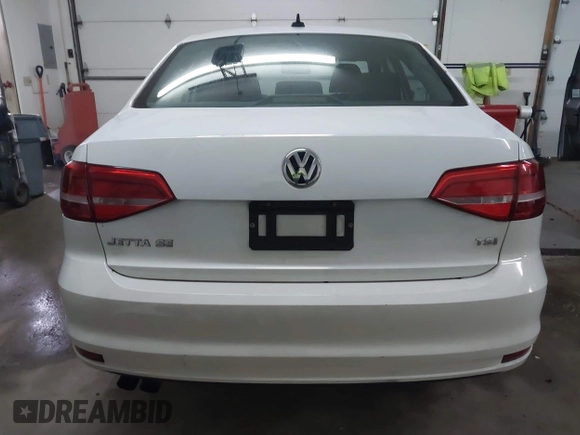 2015 Volkswagen Jetta Sport with VIN 3VWD17AJ1FM402112, listed as a IAAI auction lot 41368075 with 137,558 mi miles and . Bid and sale history available at DreamBid. Image 17.