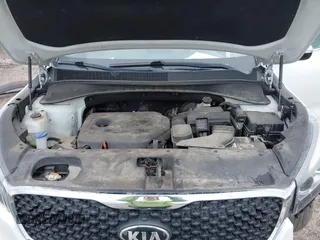 2016 Kia Sorento LX with VIN 5XYPG4A36GG035639, listed as a IAAI auction lot 42140364 with 142,711 mi miles. Bid and sale history available at carsss.com. Image 10.