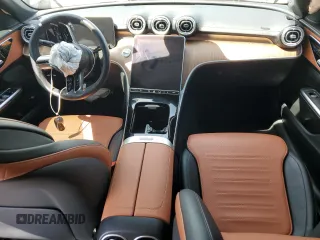 2022 Mercedes-Benz C 300 z VIN W1KAF4HB3NR047063, wystawiony jako Copart lot #57001265 z przebiegiem Nie podano mil oraz Szkoda całkowita • Salvage title. Historia ofert i sprzedaży dostępna na DreamBid. Obrazek 8.