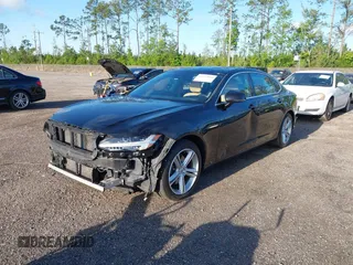 2018 Volvo S90 Momentum with VIN LVY982AK2JP023132, listed as a IAAI auction lot 41977080 with 98,514 mi miles. Bid and sale history available at carsss.com. Image 17.