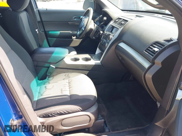 2014 Ford Police Interceptor Utility z VIN 1FM5K8AR7EGC37798, wystawiony jako IAAI lot #42004723 z przebiegiem 146 521 mil mil oraz . Historia ofert i sprzedaży dostępna na DreamBid. Obrazek 5.