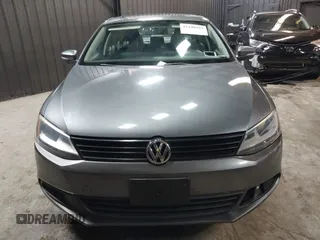 2011 Volkswagen Jetta SE с VIN 3VWBZ7AJ2BM326488, выставлен на аукционе IAAI как лот 41440467 с пробегом 179 888 миль миль и . История ставок и продаж доступна на DreamBid. Изображение 12.