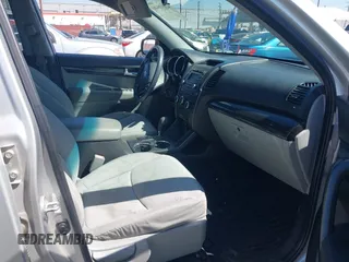 2011 Kia Sorento LX with VIN 5XYKT3A12BG031790, listed as a IAAI auction lot 42019848 with 170,413 mi miles. Bid and sale history available at carsss.com. Image 5.