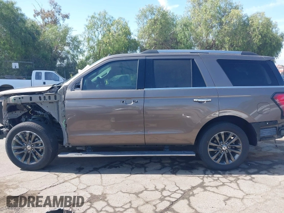 2019 Ford Expedition Limited z VIN 1FMJU2AT7KEA58041, wystawiony jako IAAI lot #42024953 z przebiegiem 71 036 mil mil oraz . Historia ofert i sprzedaży dostępna na DreamBid. Obrazek 15.
