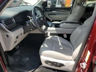 2022 Jeep Wagoneer Series II z VIN 1C4SJVBT8NS158995, wystawiony jako Copart lot #54955765 z przebiegiem 66 910 mil mil oraz Czysty tytuł • Clean title. Historia ofert i sprzedaży dostępna na DreamBid. Obrazek 7.